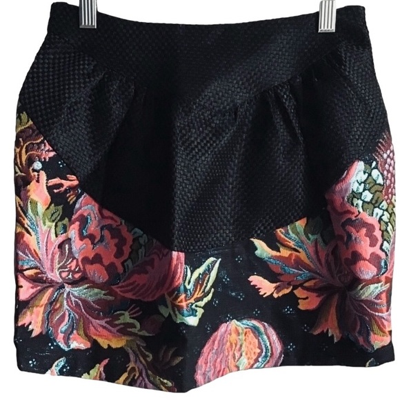 English Rose Metallic Floral Knit Mini Skirt NEW - Size Medium - Picture 9 of 9